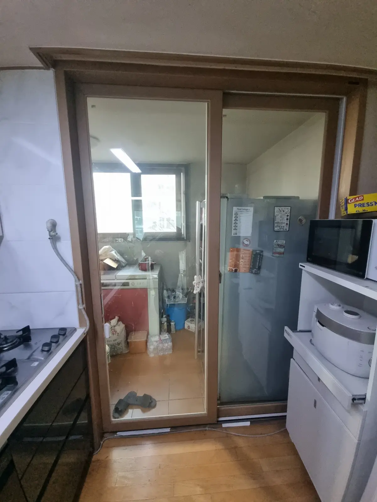 낡은 아파트 샷시 파손 복원 시공 후